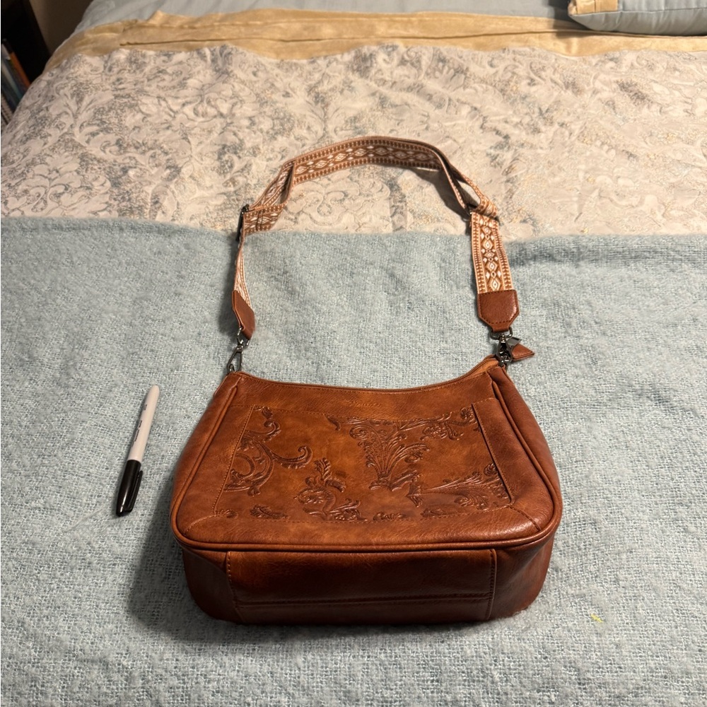 Elegant Brown Leather Shoulder Bag